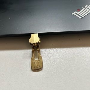 Louis Vuitton zipper pull